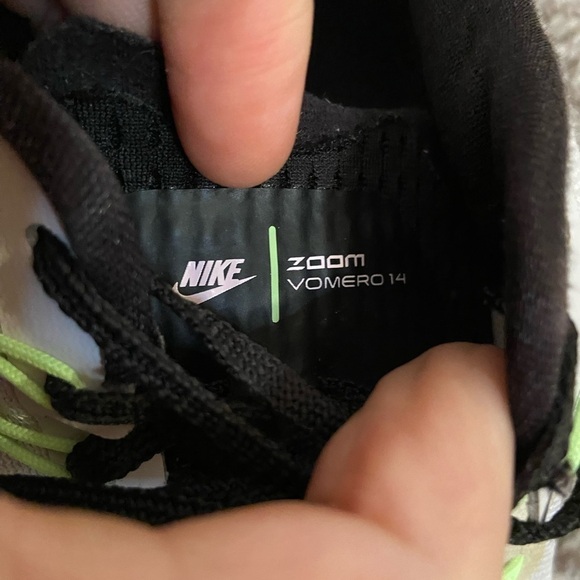 Nike Air Zoom Vomero 14 Women's Running Shoe - Picture 3 of 9